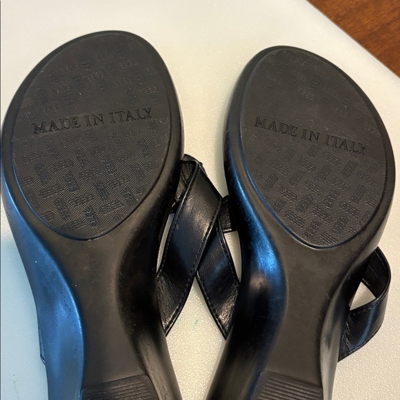 Tuscanella Italian leather sandals/ beaded sparkly decor flip-flop wedge style - Picture 13 of 13